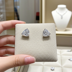 orecchini punto luce in  oro bianco 18k e 2 diamanti naturali taglio cuore 1,00 ct