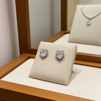 orecchini punto luce in  oro bianco 18k e 2 diamanti naturali taglio cuore 1,00 ct