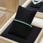 Bracciale tennis - 18 carati Oro bianco - 6.38ct. tw. Smeraldo - Diamante