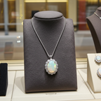 Collana in oro bianco 18k e diamante naturale e opale 3.00ct