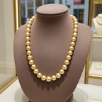 collana con oro giallo 18k e 1 fila di perla naturale australiane  38 cm