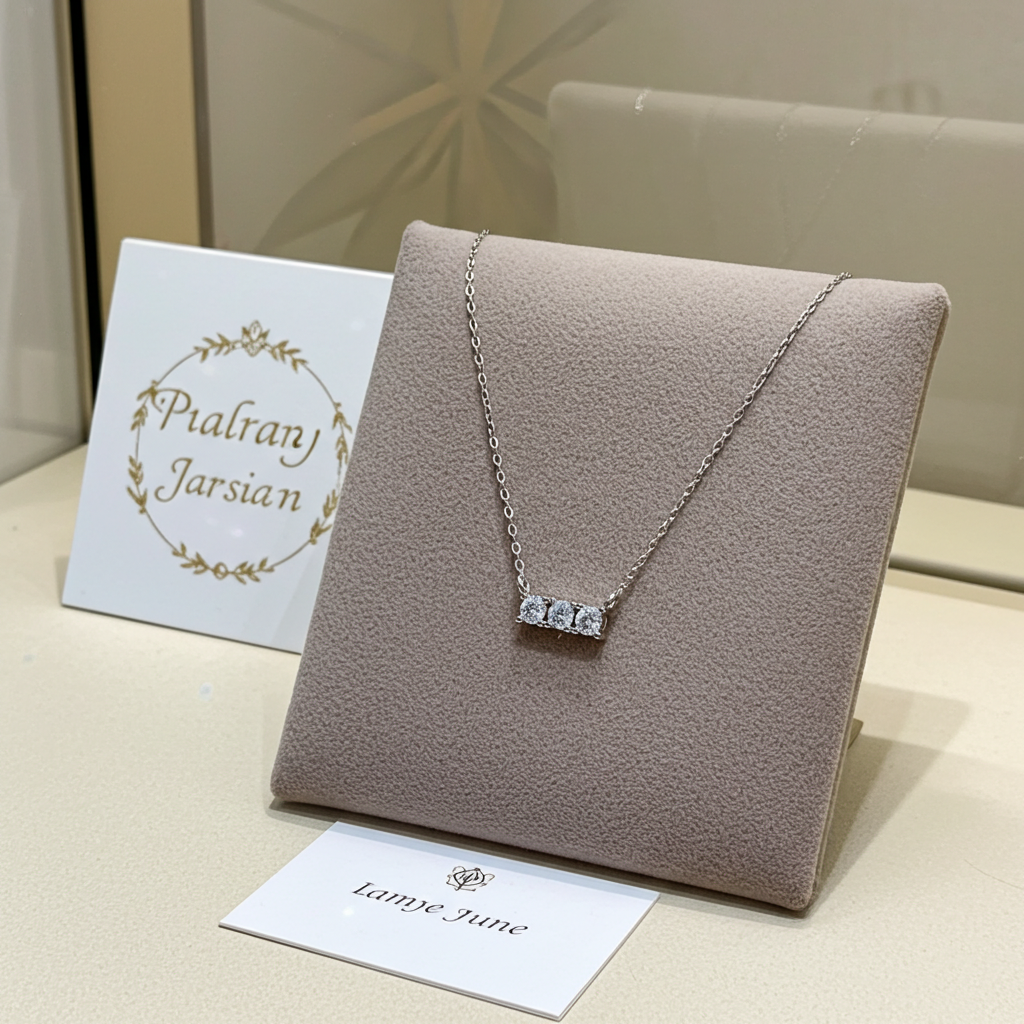 Collana Trilogy in oro bianco con 3 diamanti naturali 0,30ct