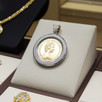 Ciondolo in oro con sterline 22k e diamanti naturali 1.10ct