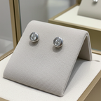 orecchini punto luce a cipollina in oro bianco 18k e 2 diamanti naturali 0,20ct