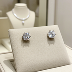 orecchini punto luce a 6 griff certificato HRD con 2 diamanti naturali 0,42 ct